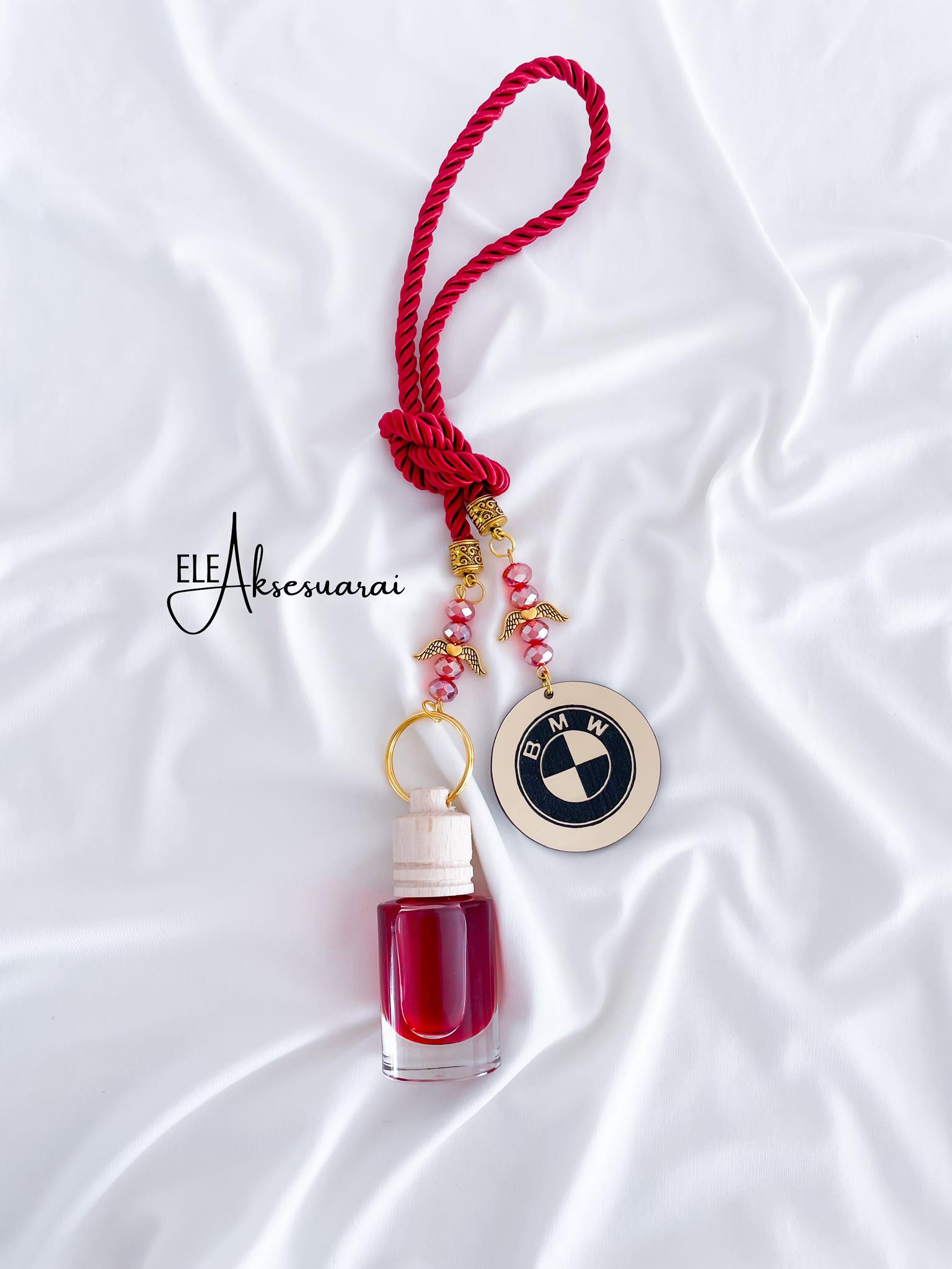 Automobilio kvapukas (Raudona)