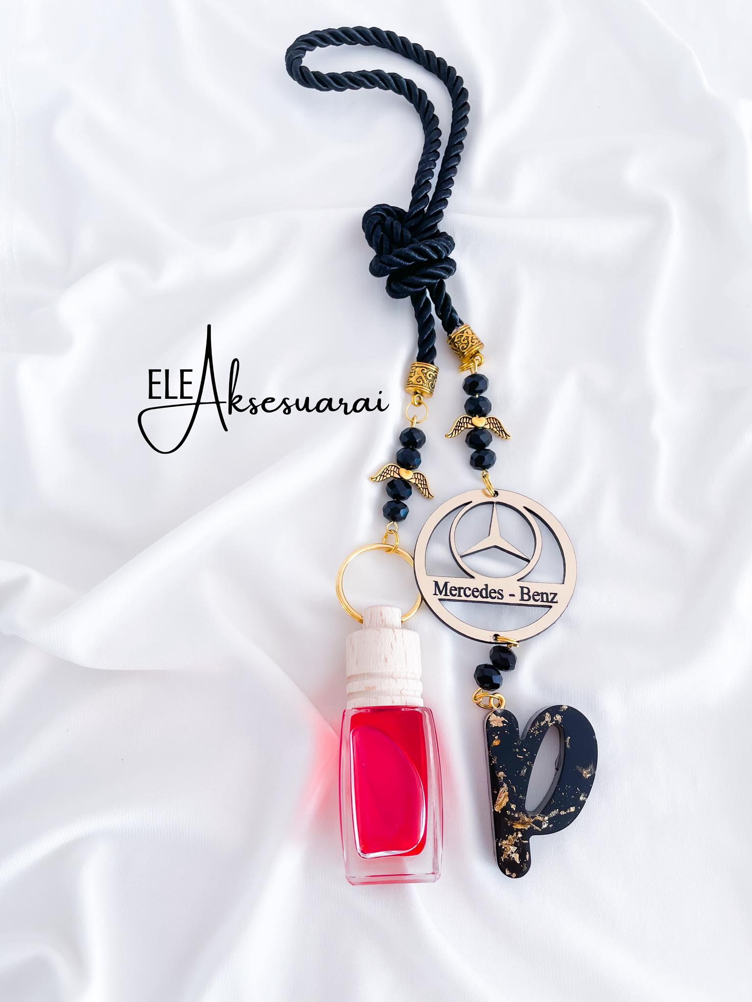 Automobilio kvapukas su raide "Epo"