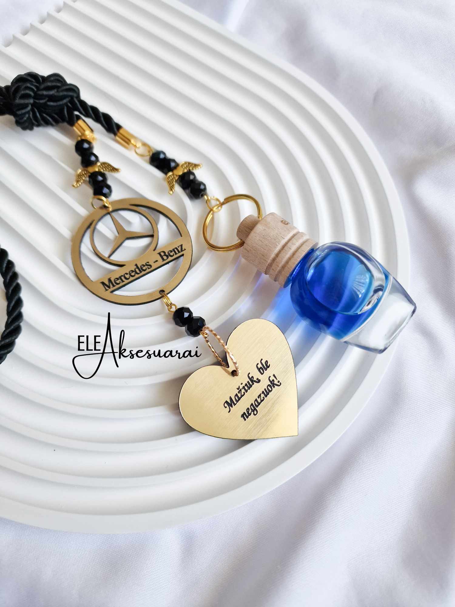 Autopakabukas juodas ,,markė + širdelė"